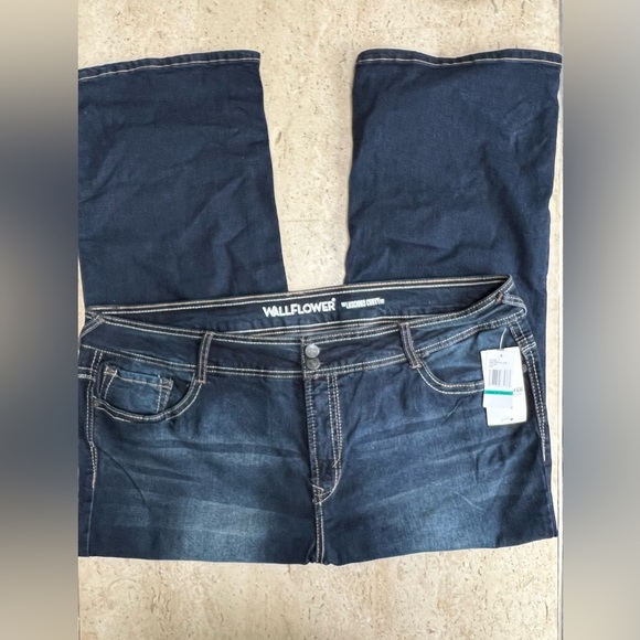 WallFlower Luscious Curvy Bootcut Jeans for Women Mid-Rise  Stretch Denim Sz 24S - Picture 4 of 11